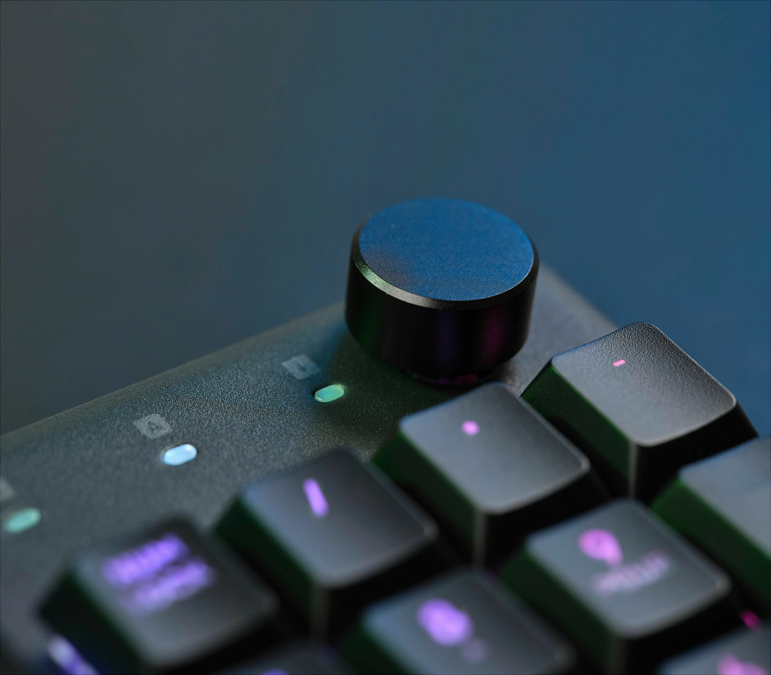 Tastierë mekanike gaming Trust GXT 866 Torix, USB, QWERTZ, RGB LED, full-size, e zezë