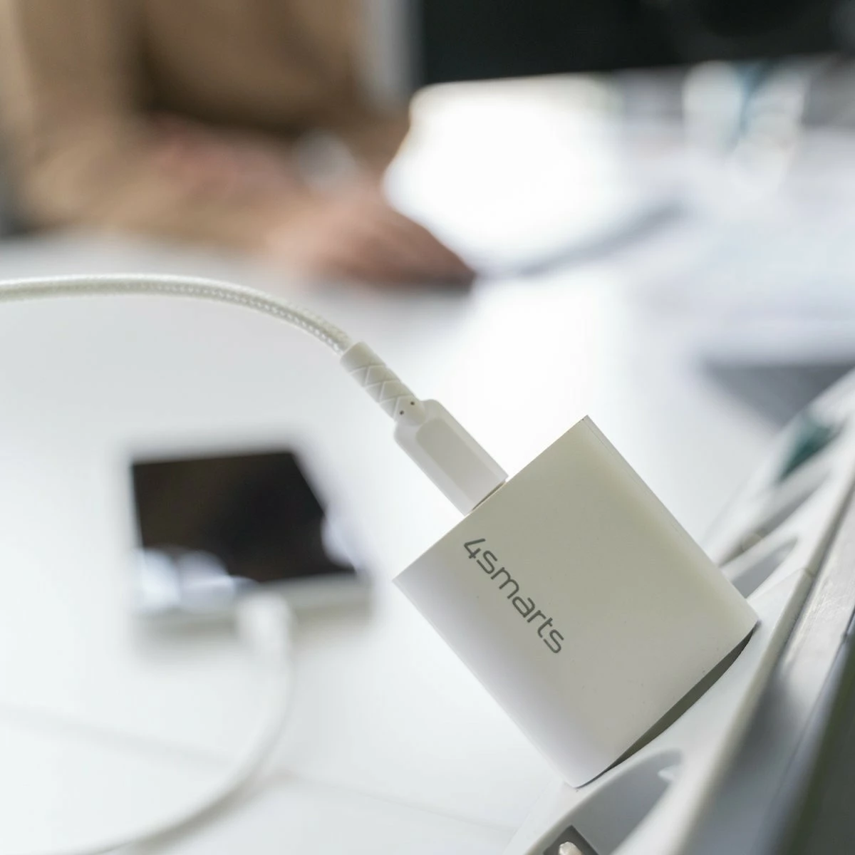 Karikues USB 4smarts 465575, 20W, i bardhë