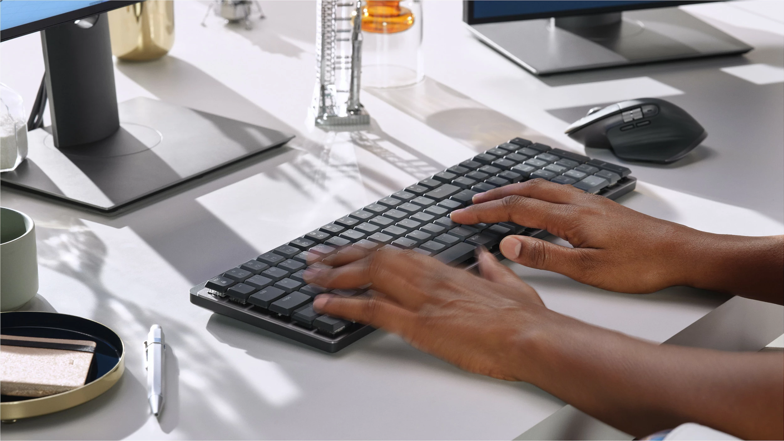 Tastierë mekanike Logitech MX Mechanical, Wireless RF + Bluetooth, QWERTZ, ndriçim LED i bardhë, Graphite