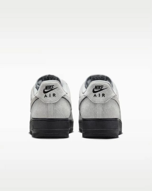 Atlete meshkuj Nike Air Force 1 '07 LV8 HQ1966-001 [Madhësia: 42]