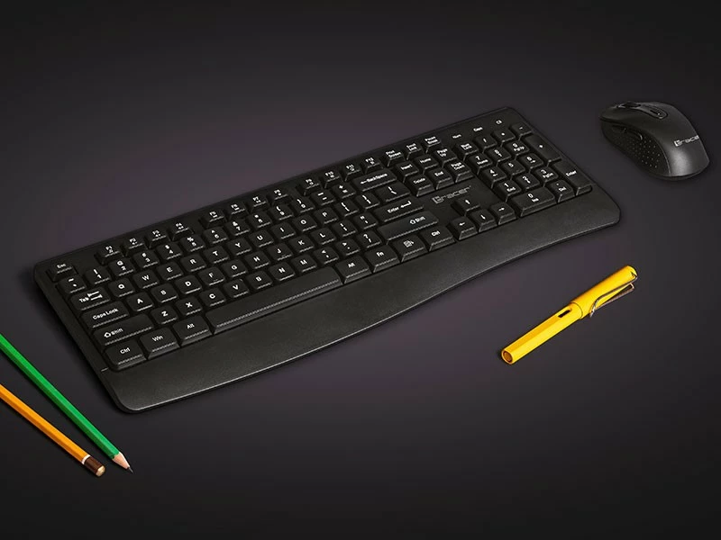 Set tastierë dhe maus Tracer BARTIX II RF NANO, pa tela 2.4 GHz USB nano, tastierë 104 taste me 12 multimedia QWERTY EN-US me mbështetëse kyçesh, maus optik 800–1600 DPI 6 butona, e zezë