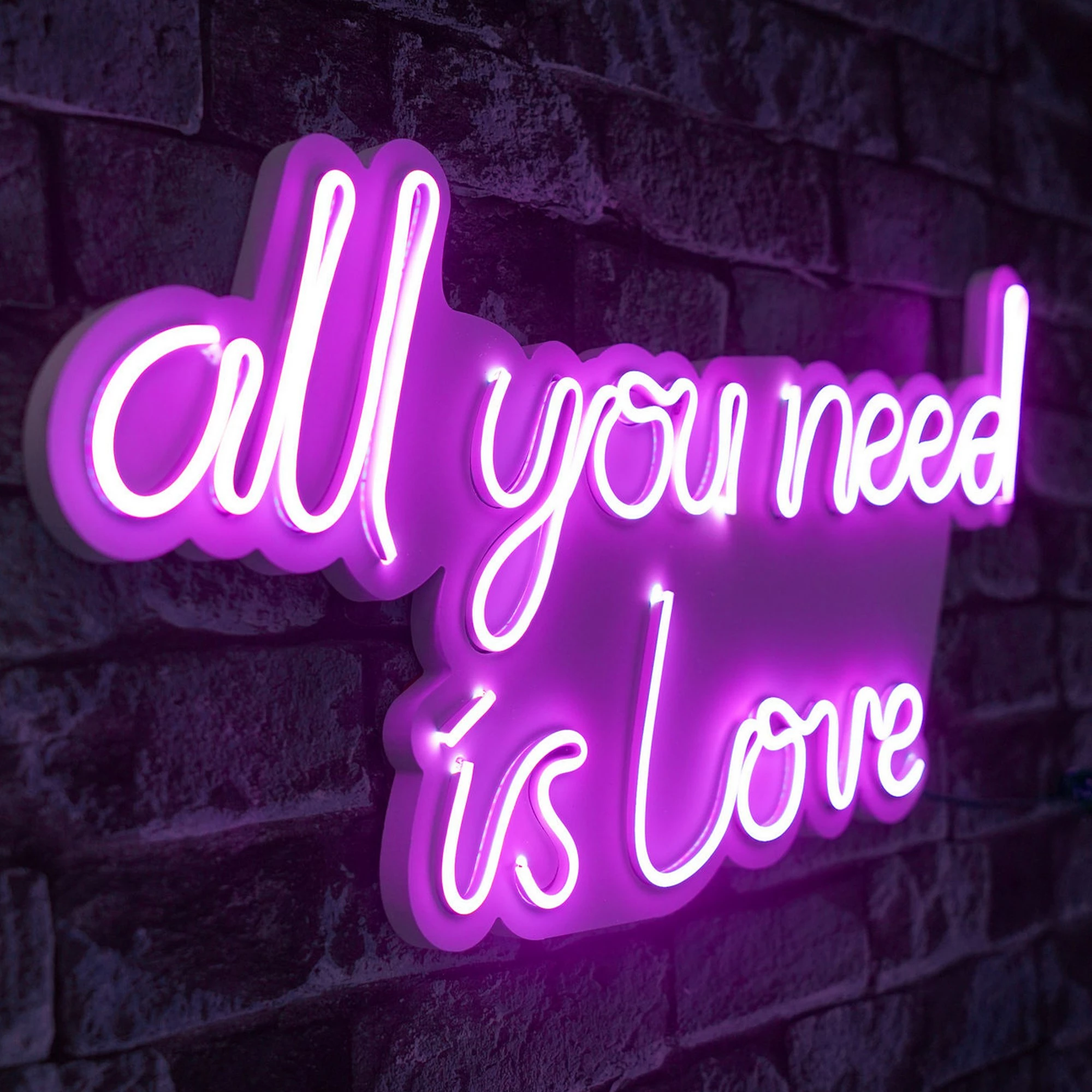 Dekor dritash LED plastike, 'all you need is love', ngjyrë rozë
