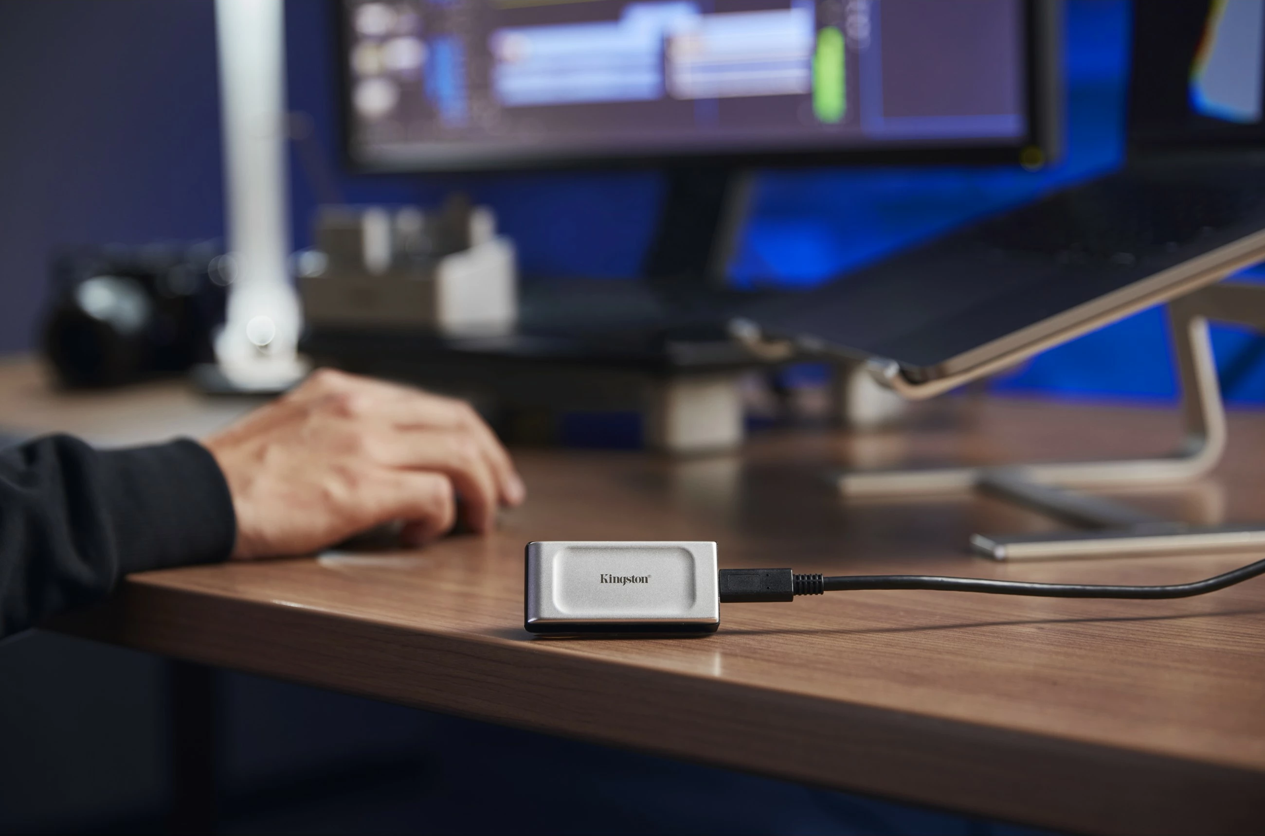 SSD portabël Kingston XS2000, 2 TB, USB Type-C, i zi, argjendtë