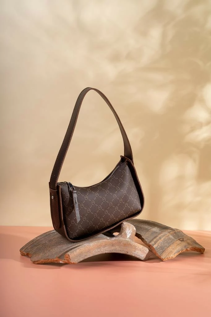 Çantë dore dhe krahu për femra Lucky Bees, e zezë