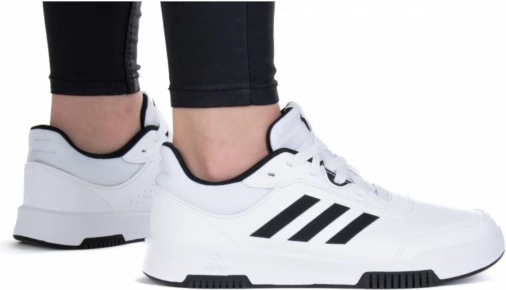 Atlete fëmijë adidas, të bardha