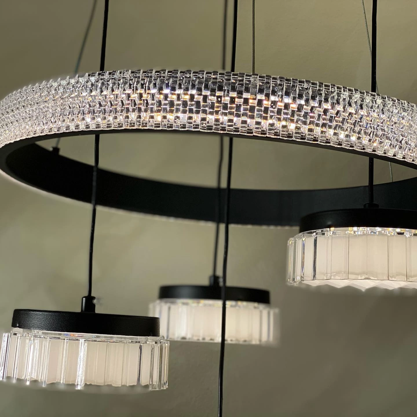 Abazhur LED i varur H01-BK