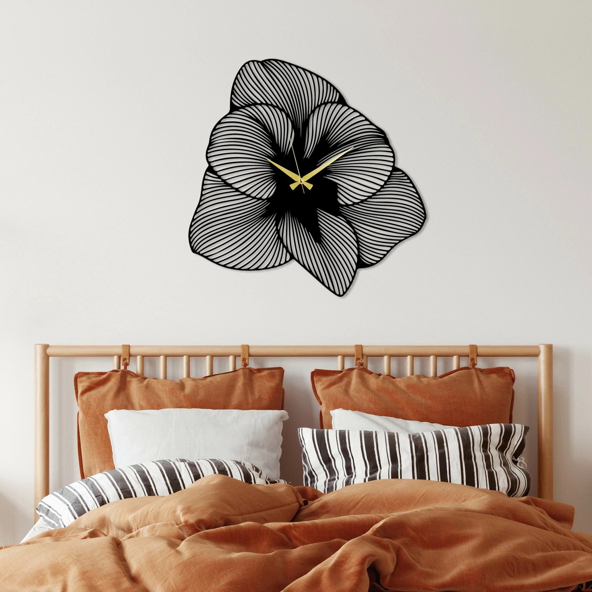 Orë muri dekorative prej metali, Wallity Aprire, e zezë, 70x70cm