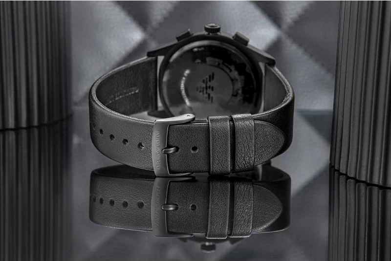 Orë dore me byzylyk për meshkuj Emporio Armani, të zeza