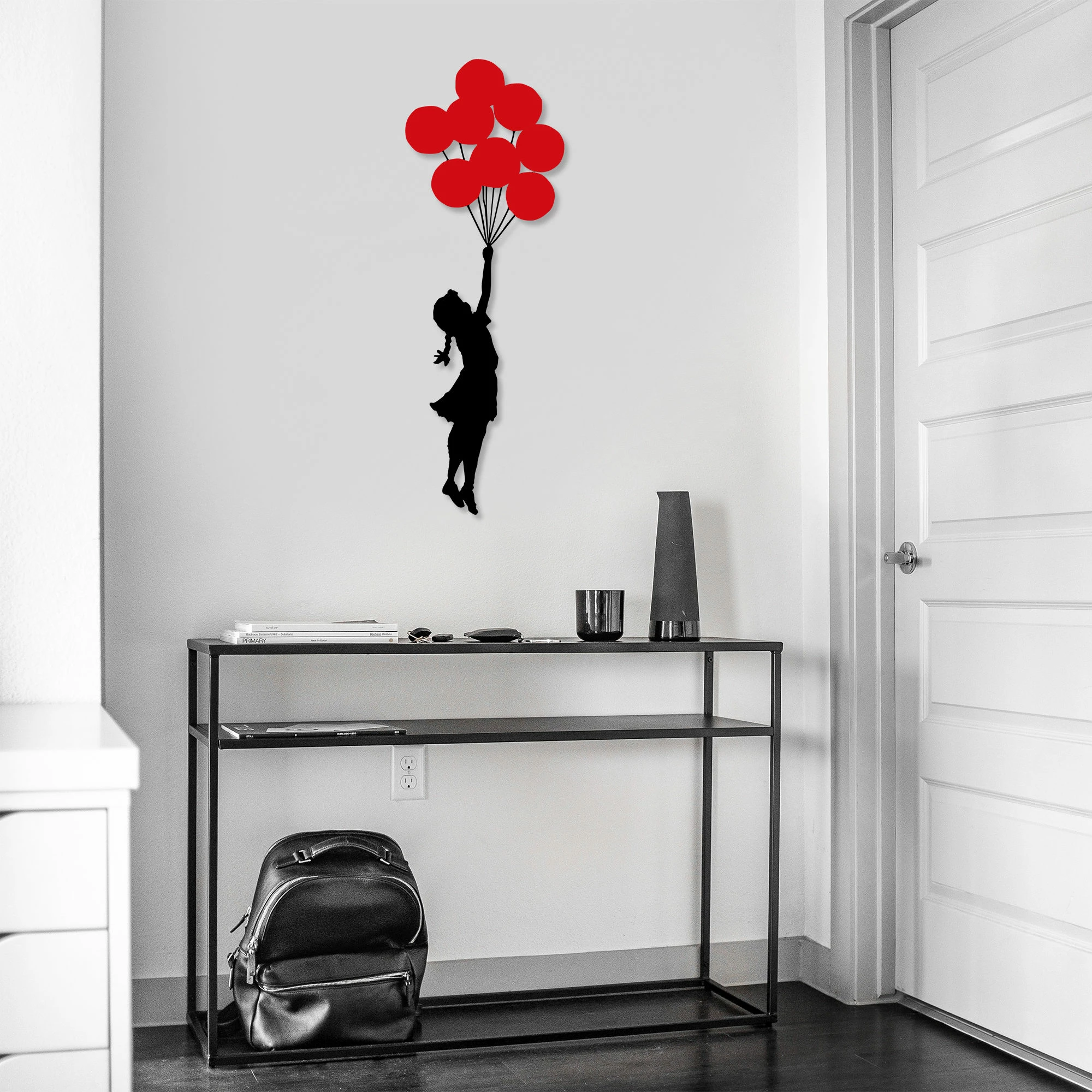 Aksesor dekorativ metalik për mur, Wallity Banksy - 11, ngjyrë e zezë dhe e kuqe, 100x34cm