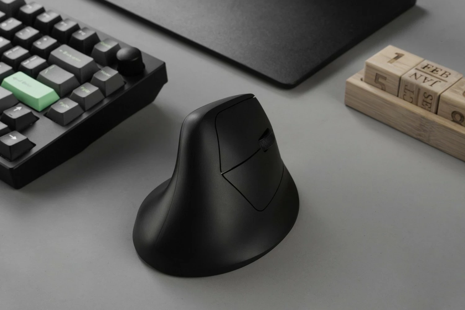 Maus vertikal Keychron M5 (PixArt 3311, 12000 DPI, 1K Hz, Bluetooth/2.4GHz/USB-C), i zi