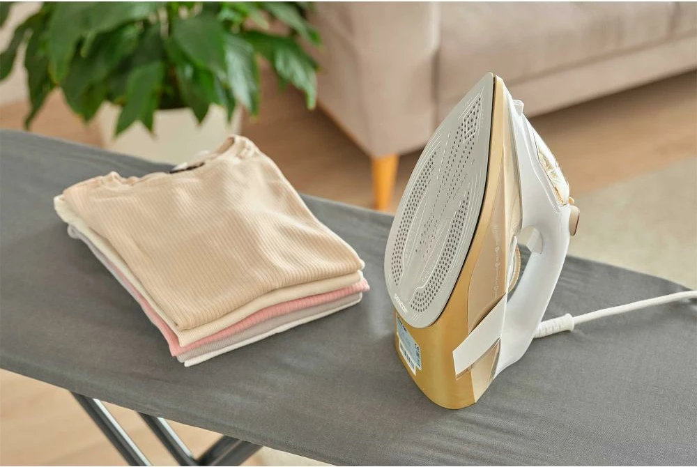 Hekur për hekurosje Sencor SSI 8310GD, 3,200 W