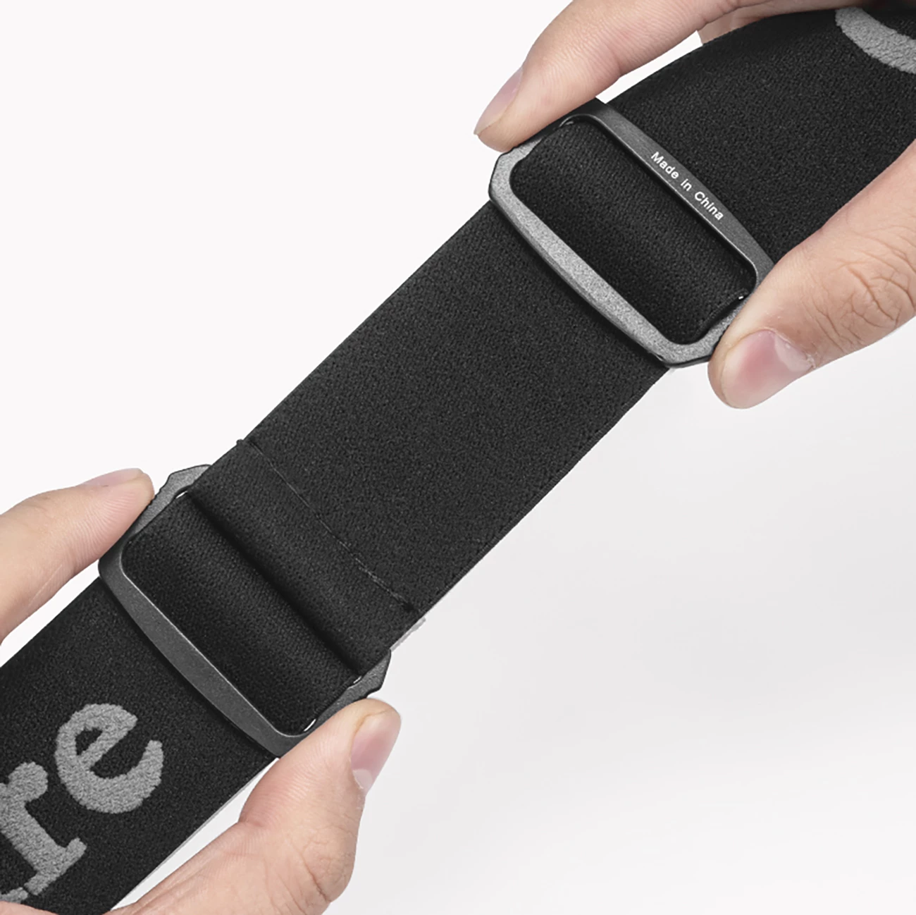 Syze skijimi Qunature Black për të rritur, lente të kuqe, rrip i rregullueshëm, e zezë