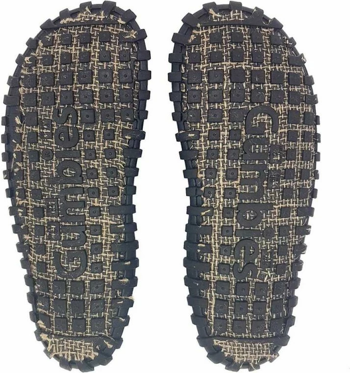 Papuqe për femra Gumbies, të zeza