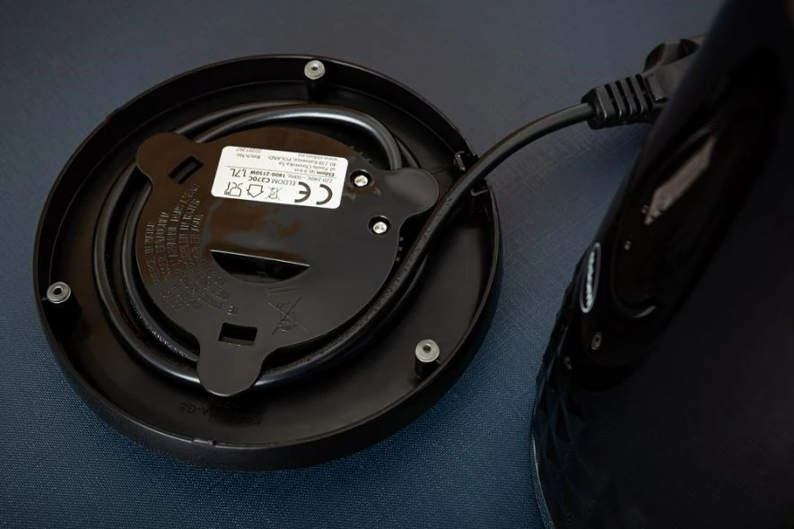 Vluese uji Eldom C270C Oss, 1.7L, 2150W, e zezë