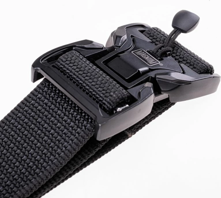 Aksesor Magnum, i zi