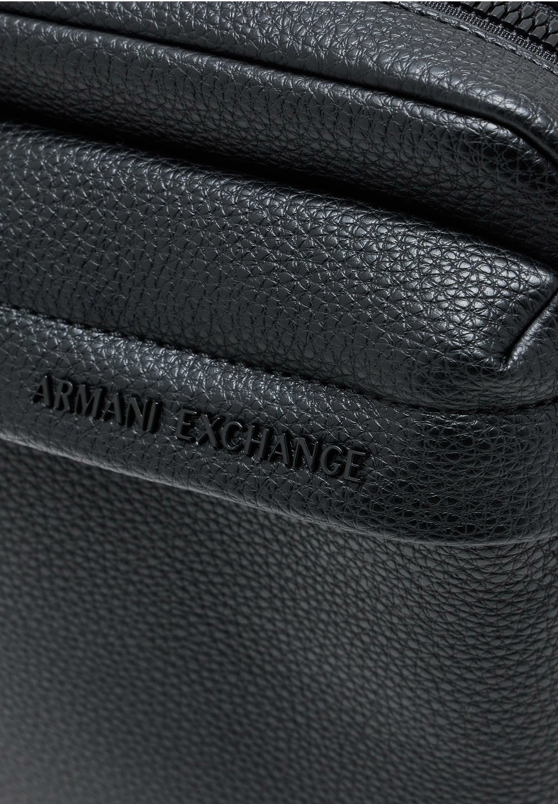 Çantë krahu për meshkuj Armani Exchange XM003597 AF26651, e zezë