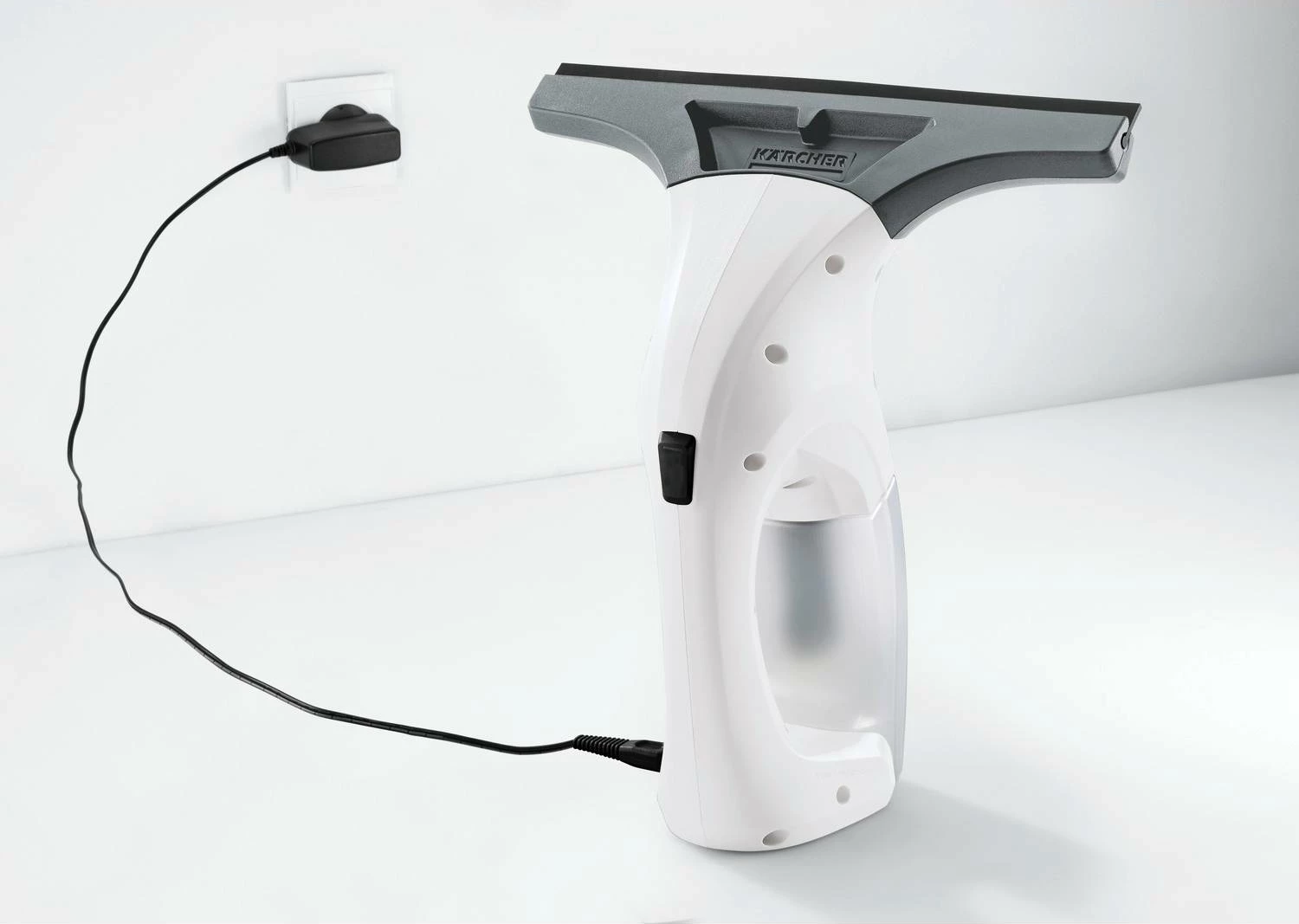 Pastrues dritaresh me vakum, Karcher, WV 1 Plus (1.633-608.0), grykë 250 mm, depo 100 ml, bateri 25 min, set me shishe sprej dhe leckë mikrofibre