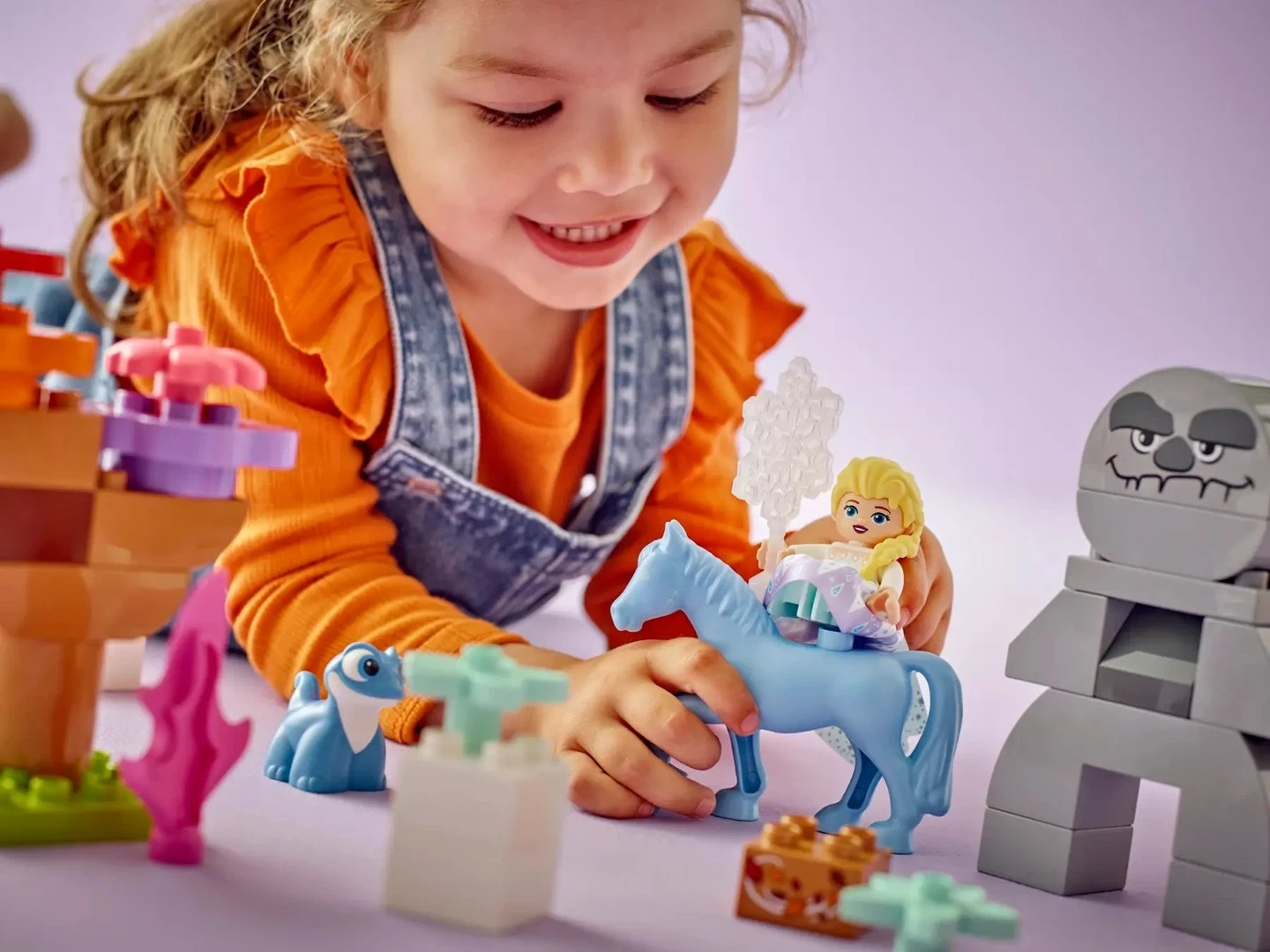 Set LEGO DUPLO Elsa & Bruni në Pyllin e Magjepsur