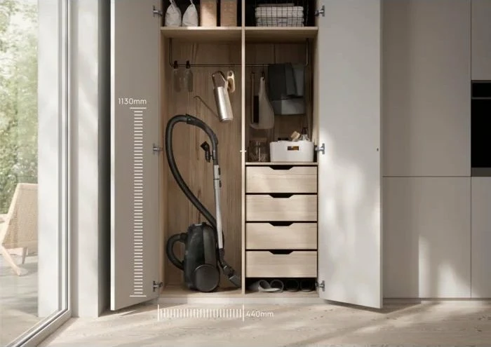 Fshesë me korrent Electrolux EB61C2DBP, me qese 3.5 L, 750 W, kabllo 9 m, gri
