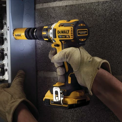 Trapan/vidhues pa kabllo brushless DeWalt DCD790D2 18V 2.0Ah XR, set me 2 bateri + karikues + kuti TSTAK, verdhë/zezë