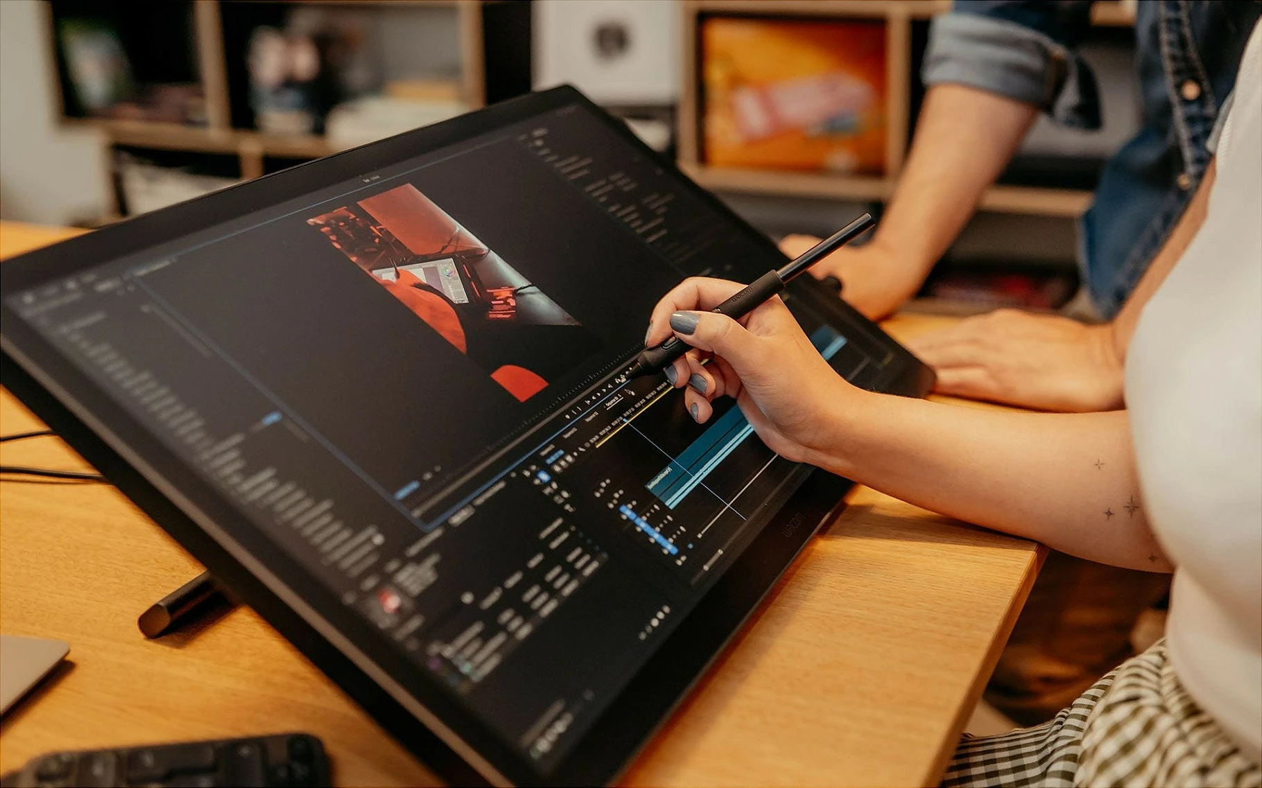 Tablet grafik me ekran Wacom Cintiq 24 DTK246, 23.8", QHD 2560x1440, 8192 nivele presioni, e zezë