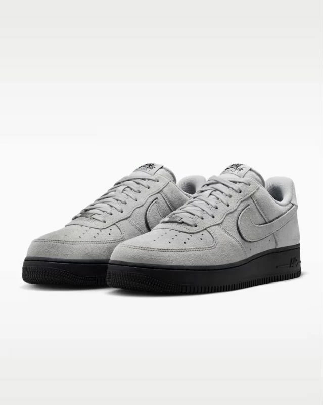 Atlete meshkuj Nike Air Force 1 '07 LV8 HQ1966-001 [Madhësia: 42]