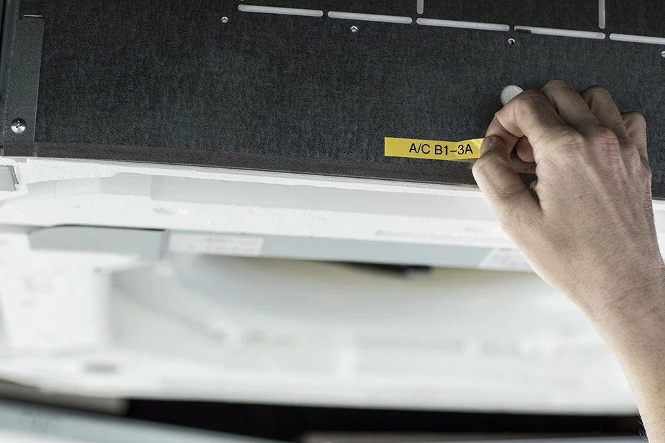 Printer etiketa Brother PT-E110, QWERTY, 180x180 DPI, portokalli