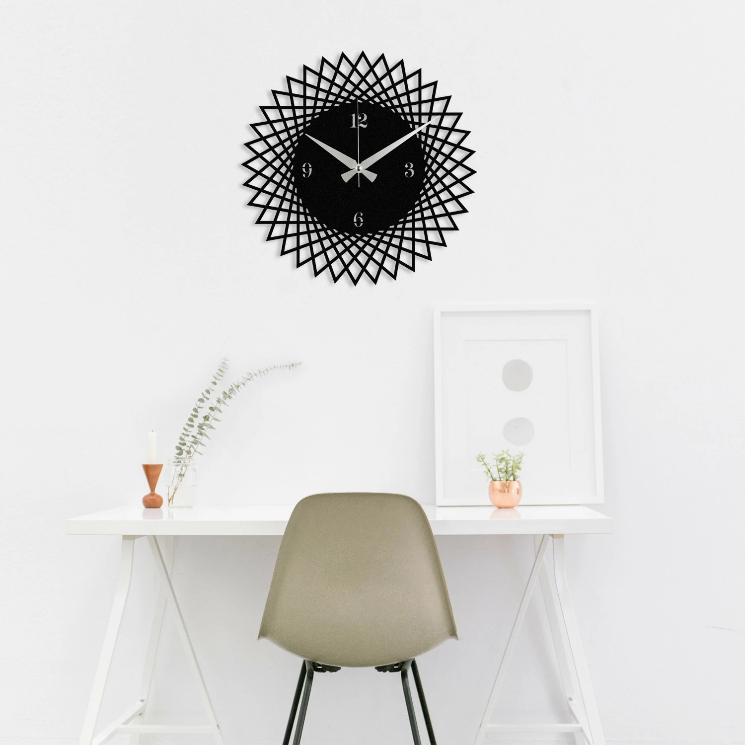 Orë muri dekorative prej metali, Wallity Enzoclock - S026, e zezë, 48x48cm