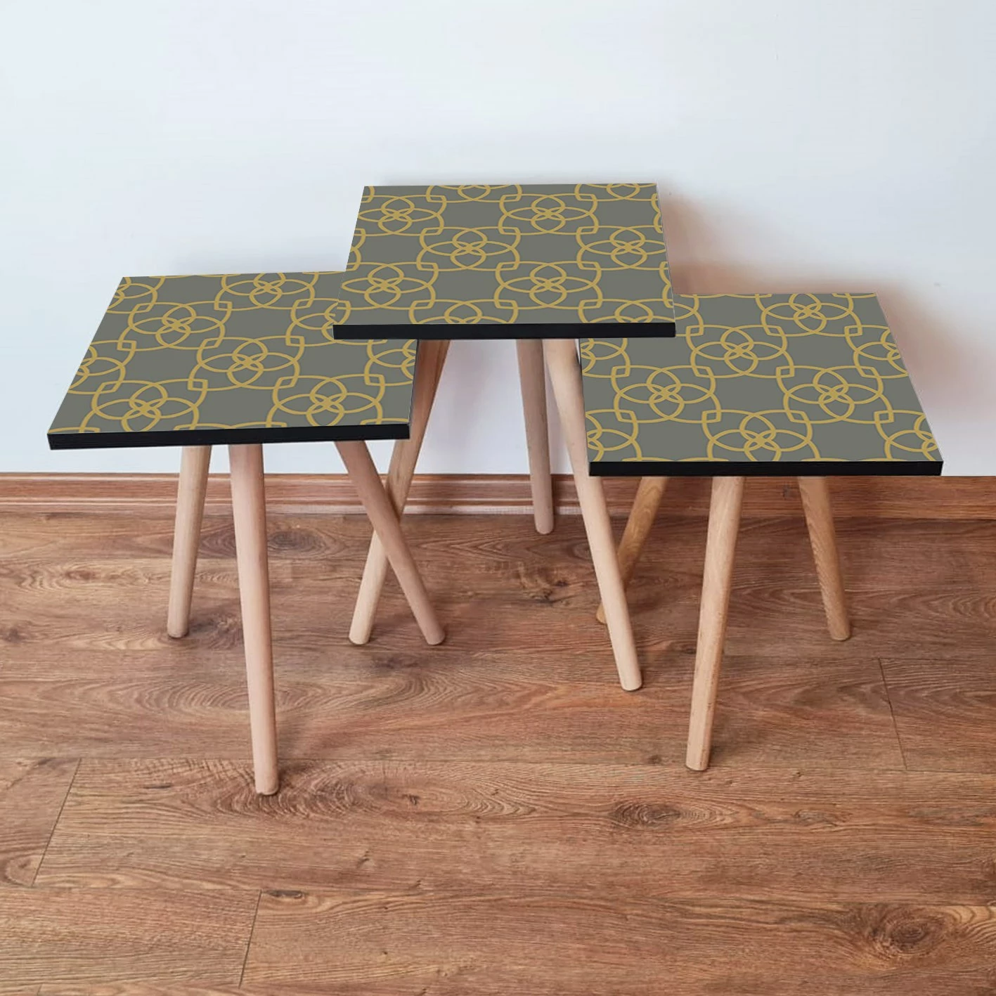 Set tavolinash të vendosshme, 3 copë, Skye Decor, gri me të artë, 3Shp135