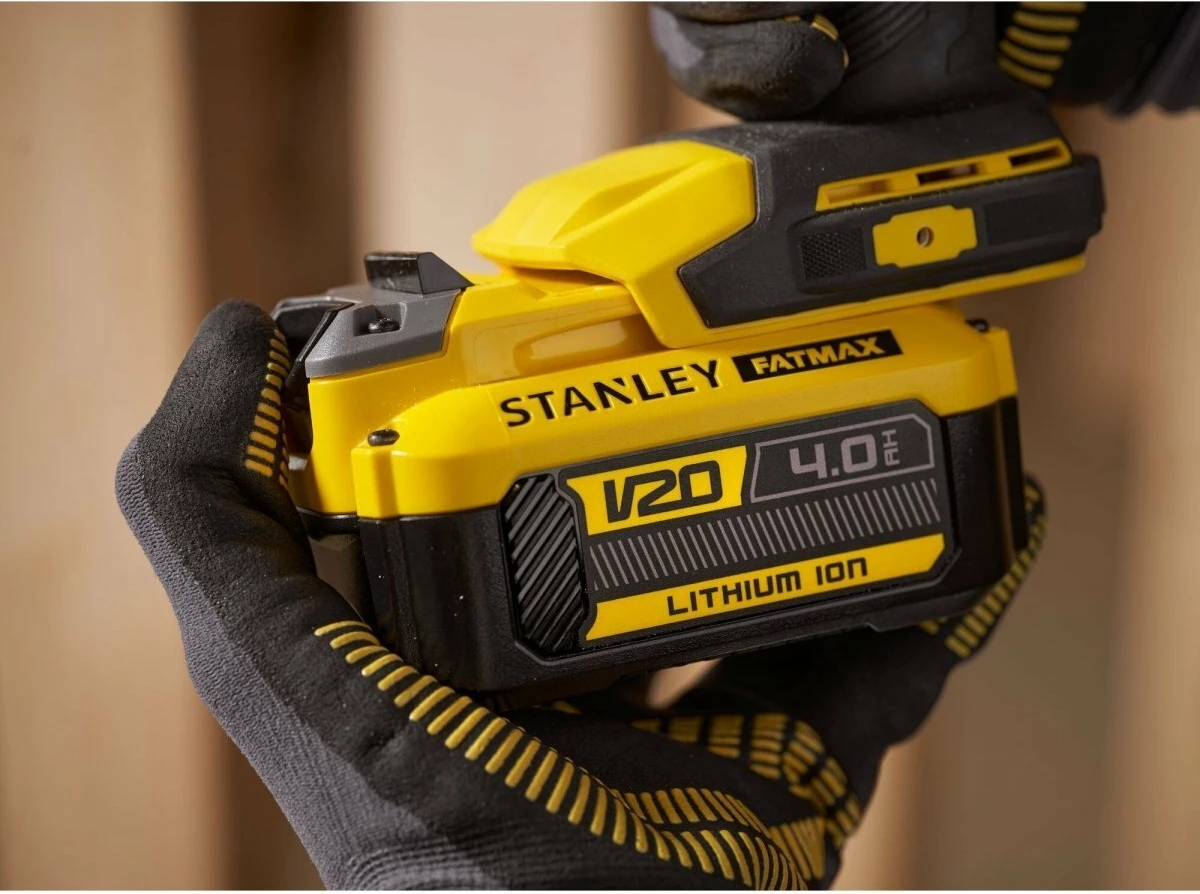 Bormashinë këndore Stanley FATMAX SFMCD750D2K 18V V20, 45Nm, 10mm, 2x2Ah, me karikues, me valixhe, e verdhë/zezë