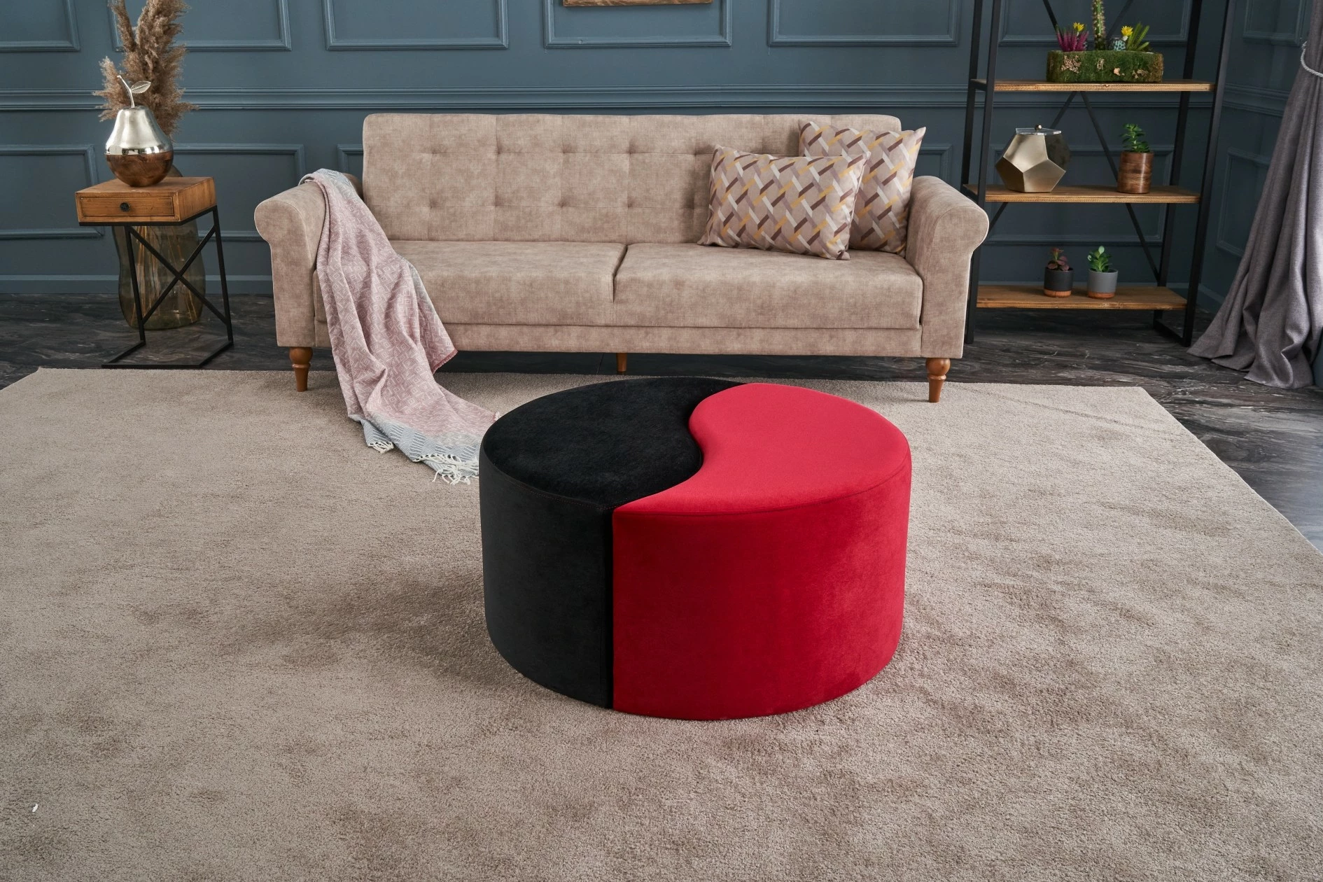 Puf Alis Atelier del Sofa, e kuqe dhe e zezë