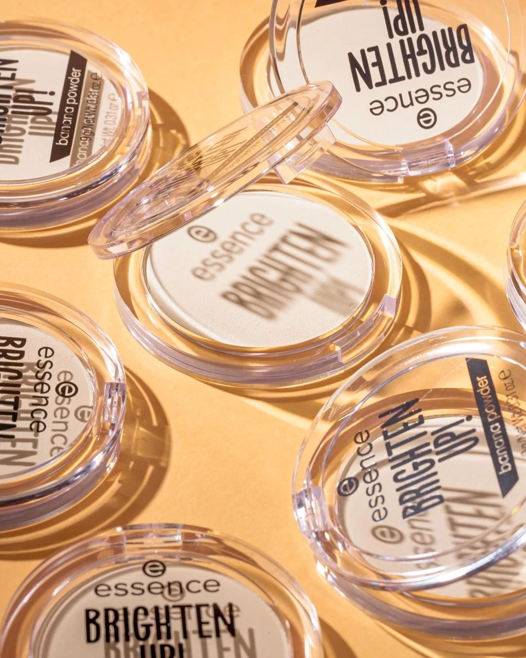 Pudër kompakte Essence Brighten up! Banana, 9g
