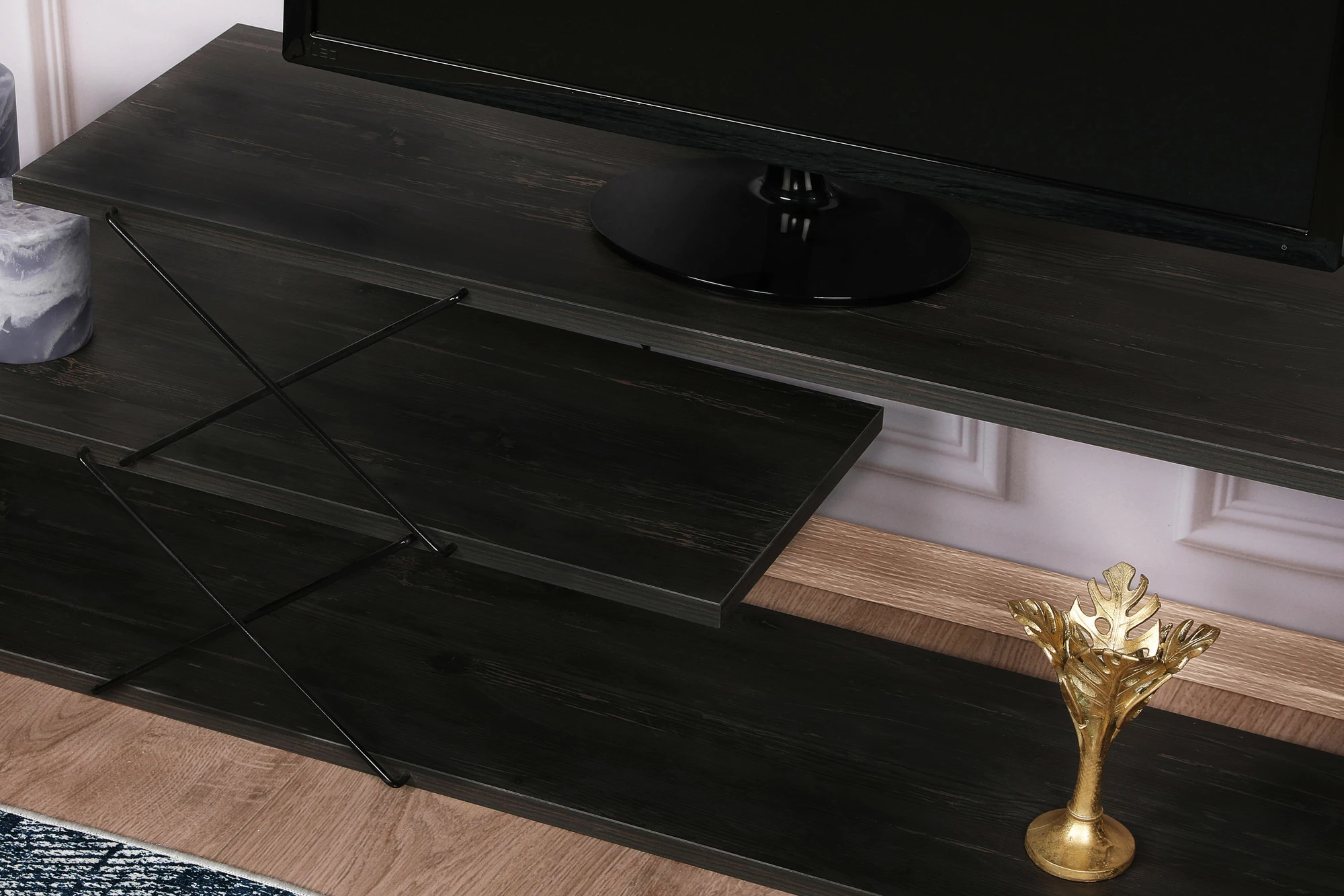 Komodë TV Hanah Home, dizajn Zigzag, ngjyrë kafe e errët