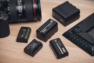 Bateri zëvendësuese për kamera Zitay NP-F550 3400mAh 7.2V me indikator LED, e zezë