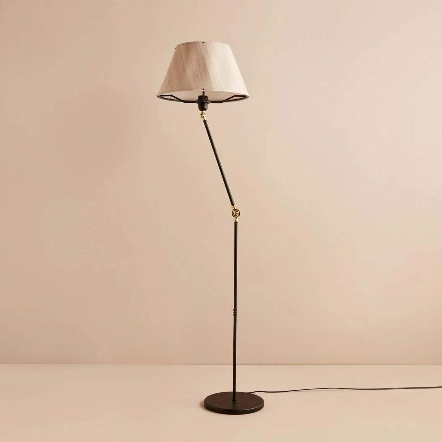Llambë dyshemeje Opviq, AYD-3479, krem dhe e zezë, 150cm