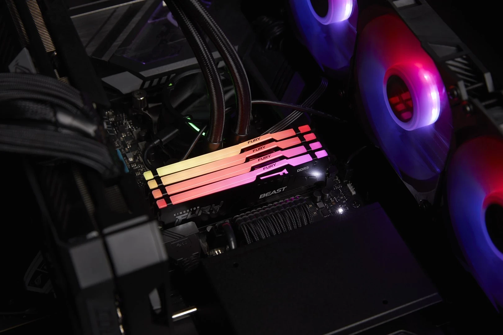 RAM Memorje Kingston FURY 32GB 5200MT/s DDR5 CL40 DIMM (Pako prej 2) Beast RGB