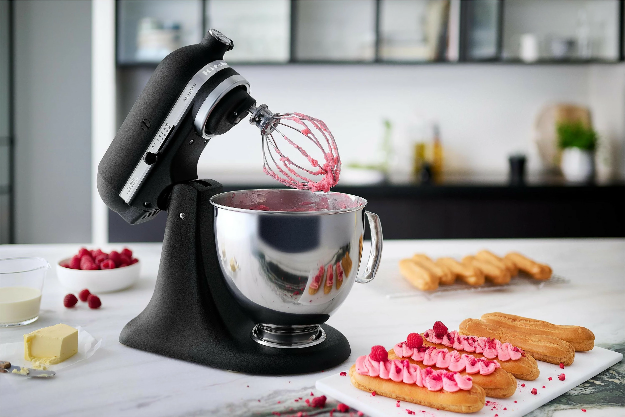 Mikser stacionar KitchenAid Artisan, 4.8 L, 300 W, 10 shpejtësi, Cast Iron Black