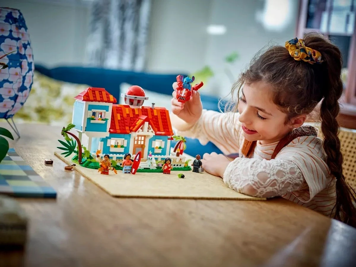 Set LEGO Disney Lilo and Stitch Beach House, 43268