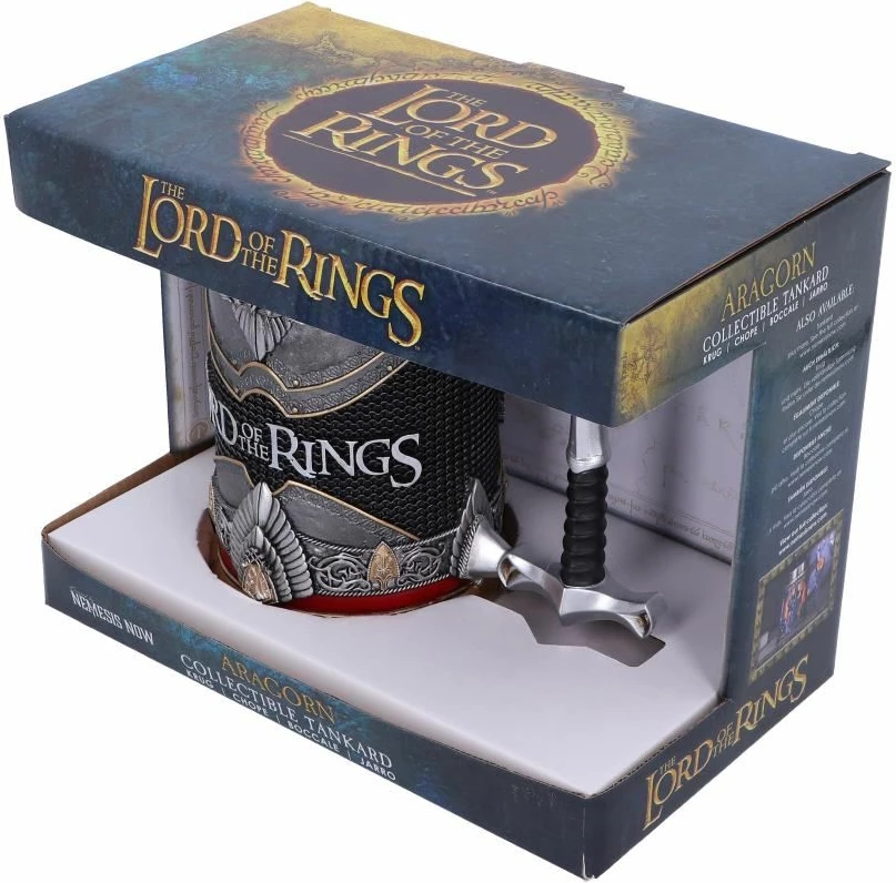Mug NEMESIS NOW Lord of the Rings Aragorn, me dorezë shpatë Narsil, i punuar me rrëshirë elfi, i pikturuar me dorë