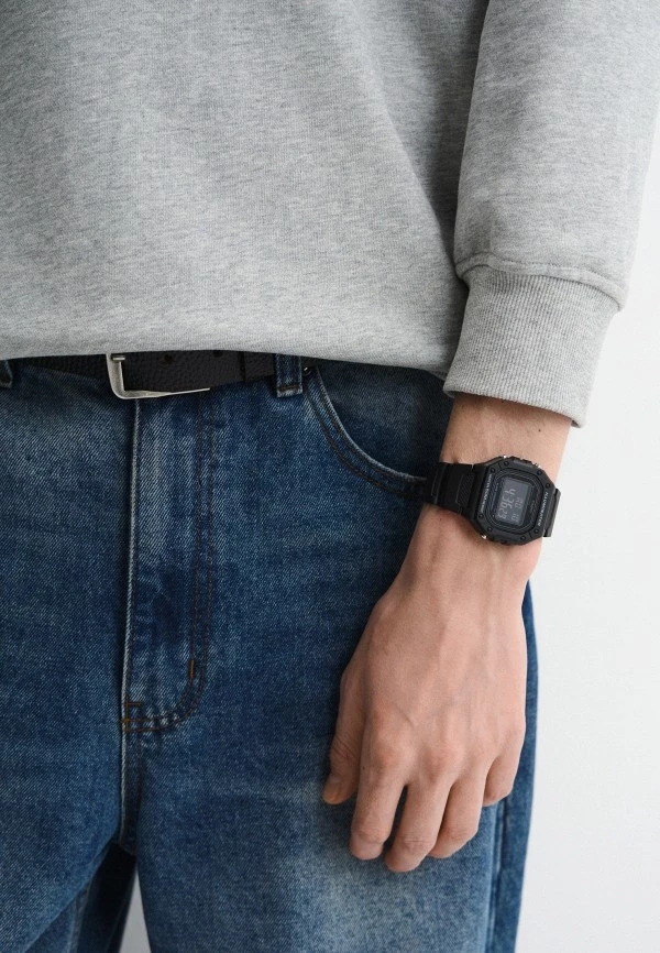 Orë dore Casio W-218H-1BV, e zezë