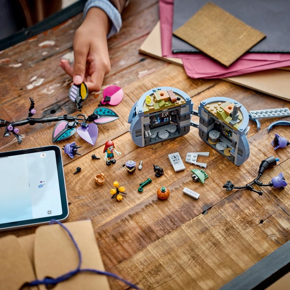 Set ndërtimi LEGO Disney Sally Flowerpot 43288, 346 copë, 9+ vjeç, shumëngjyrëshe