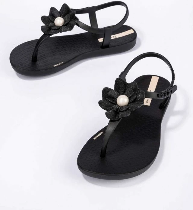 Sandale për vajza Ipanema Class Flora Jr., të zeza