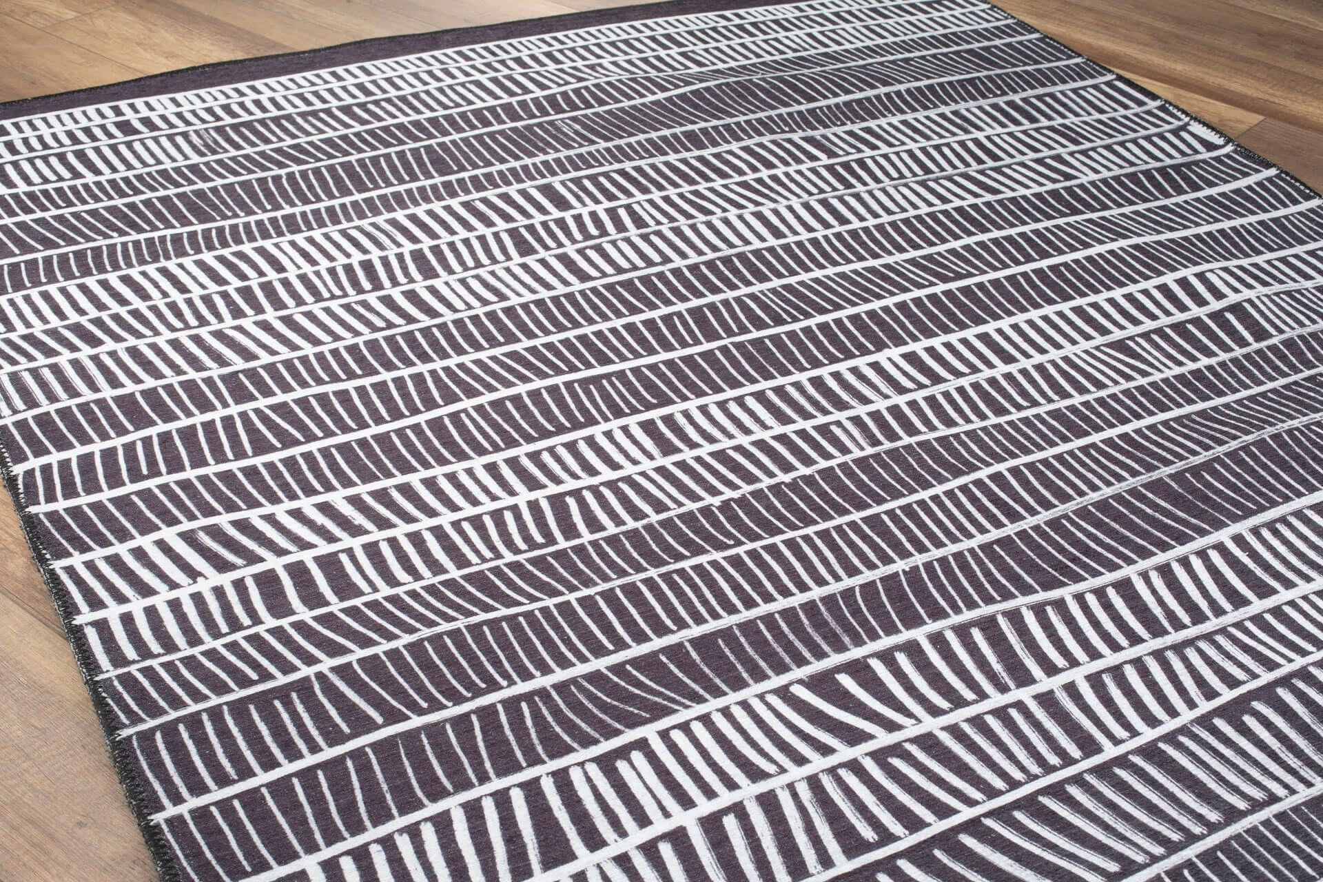 Qilim Conceptum Hypnose, Ada Gönül Chenille, 230x330cm, ngjyrë e zezë
