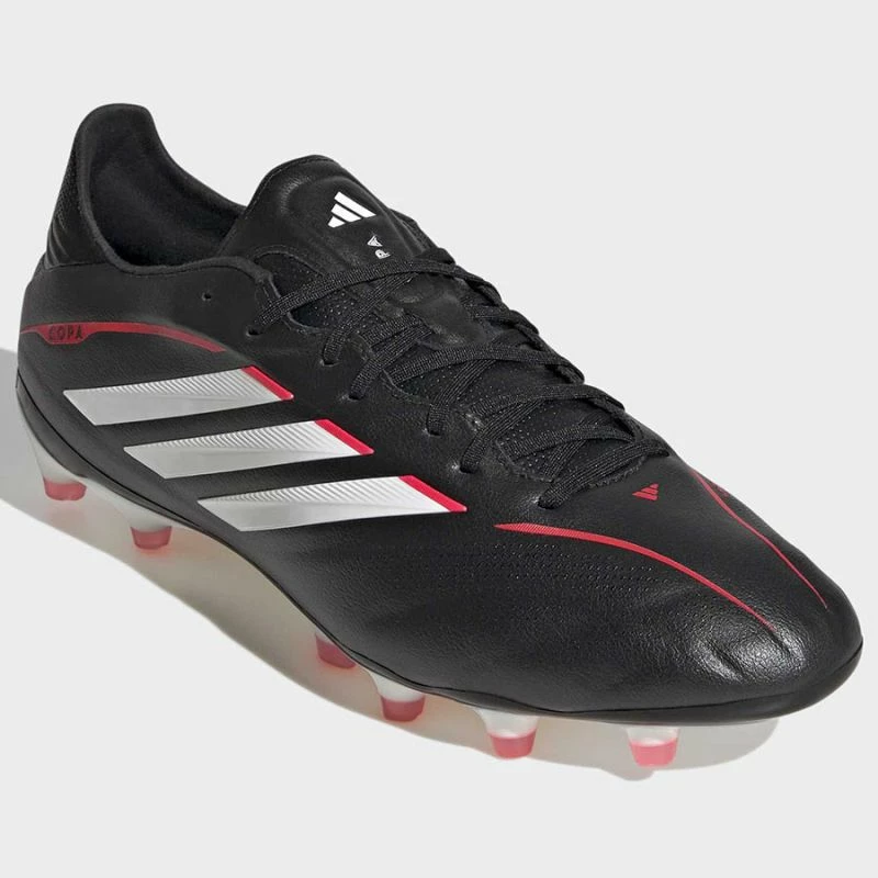 Atlete futbolli adidas, meshkuj [Madhësia: 41 1/3]
