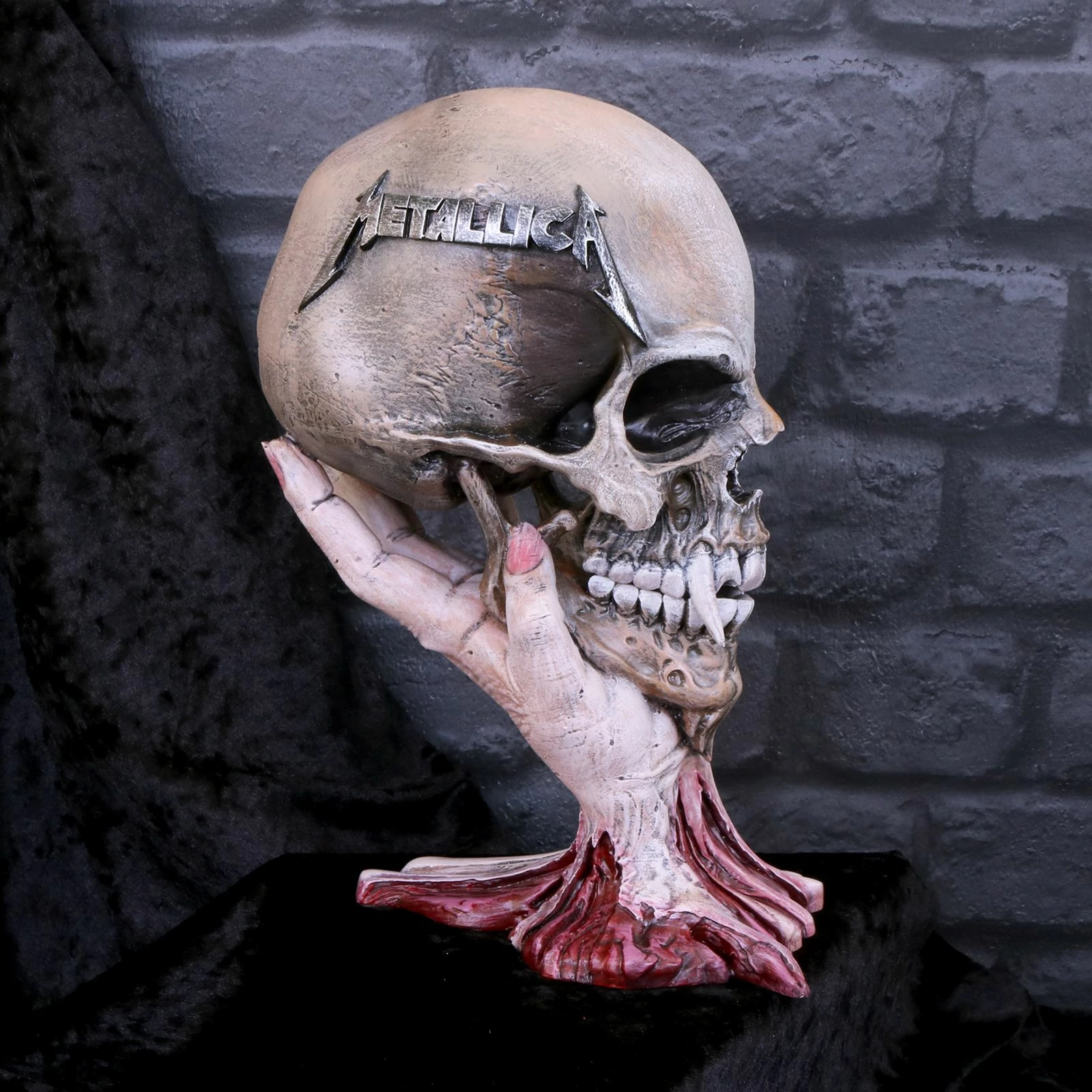 Figurinë kafkë NEMESIS NOW Metallica Sad but True, rezinë e pikturuar me dorë, shumëngjyrëshe