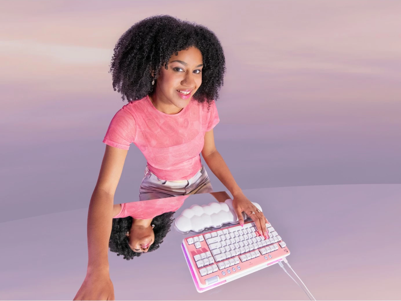 Tastierë gaming Logitech G713, me drita LED, me kabllo, e bardhë