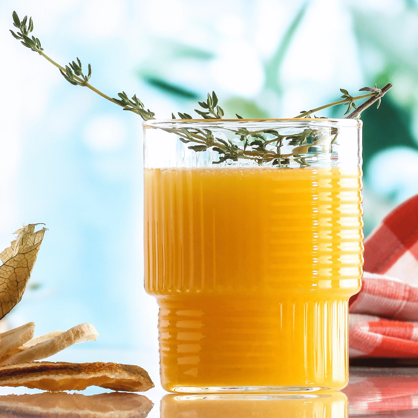 Gotë për pije freskuese LAV Istanbul 325 ml transparente, set 12 copë