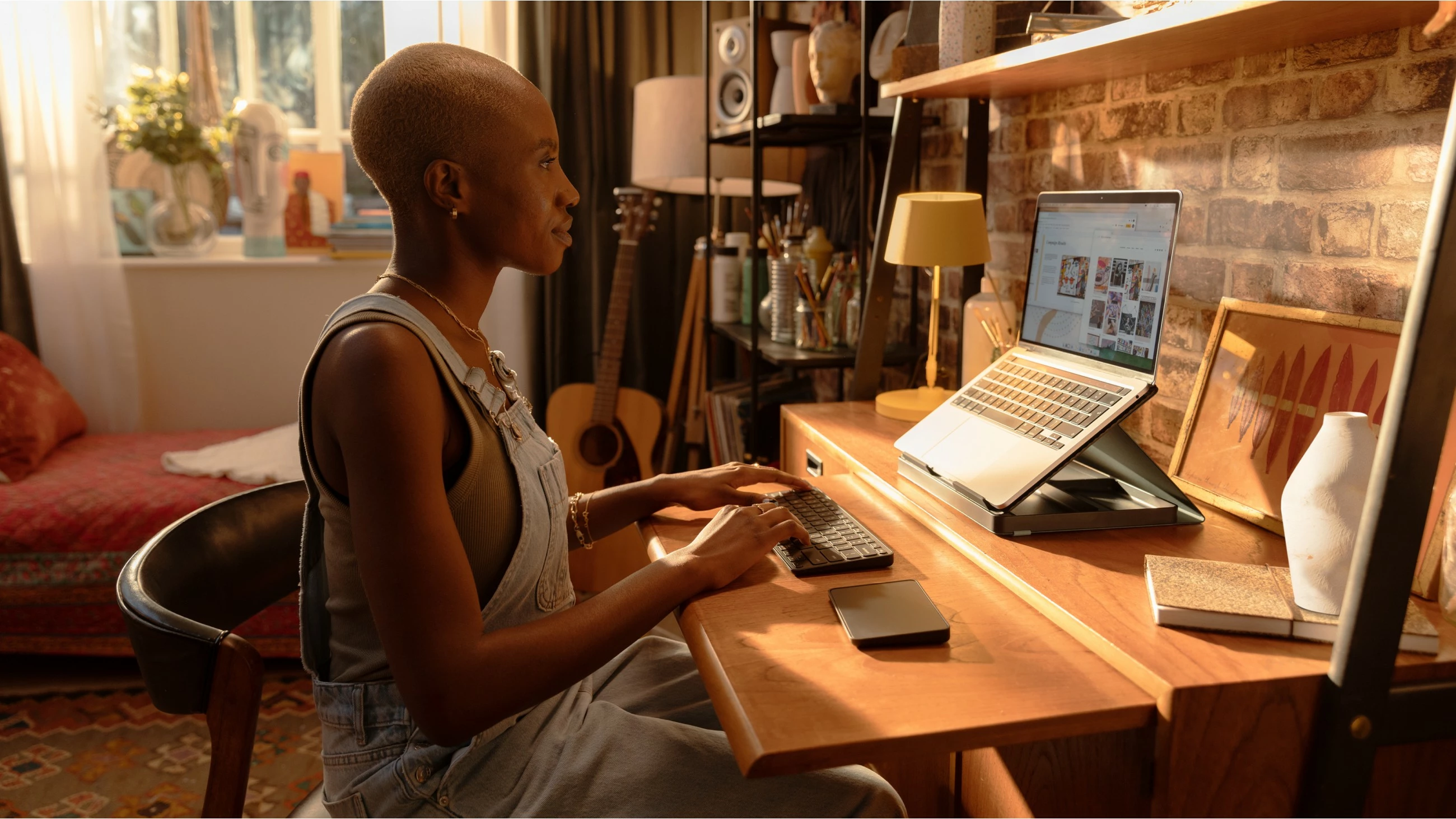 Tastierë mini Logitech 920-011240, QWERTY UK, touchpad, Bluetooth, Bohemian Blush