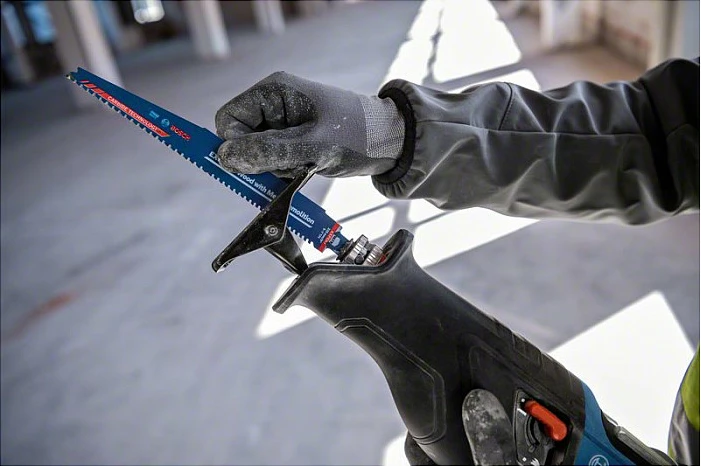 Sharrë reciproke Bosch GSA 18V-28 Professional, pa kabllo, BITURBO Brushless, 18V, blu