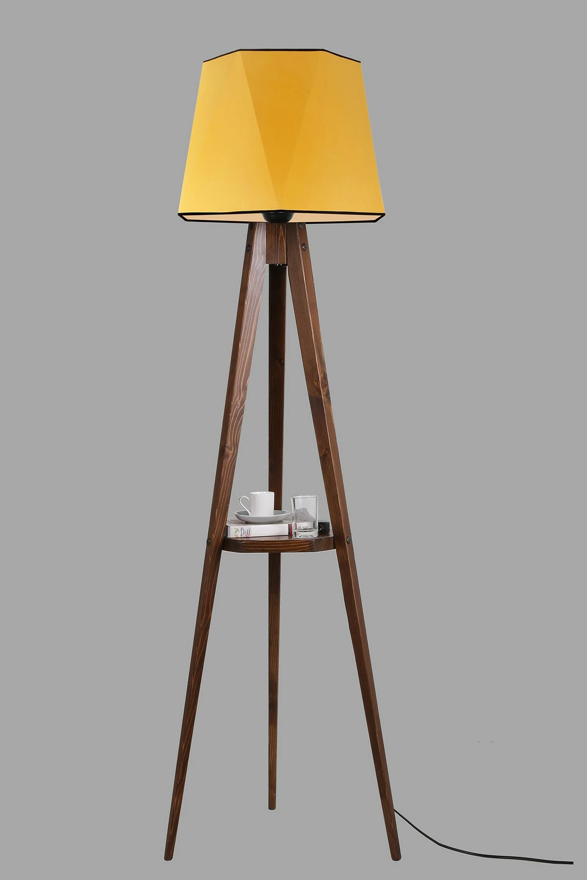Llambë dyshemeje me rafte, trup druri, abazhur ngjyrë mustardë, Sehbalı Tripod, 165cm